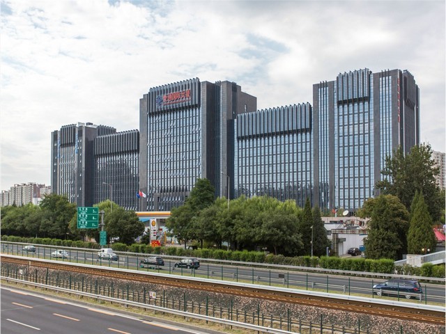 冲孔铝幕墙设备